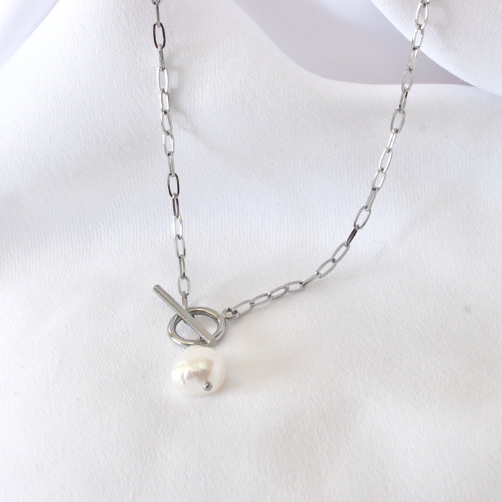 Pearl Toggle necklace