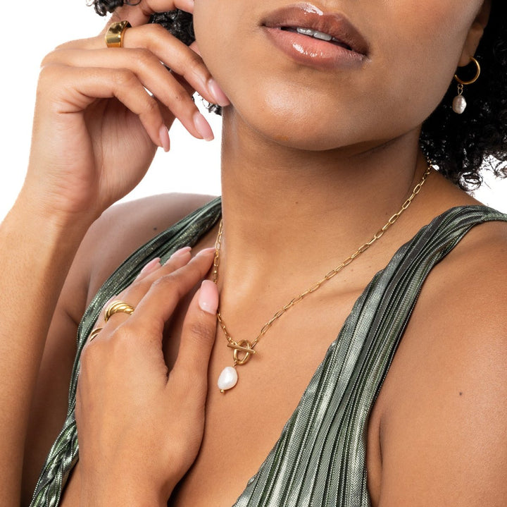 Pearl Toggle necklace