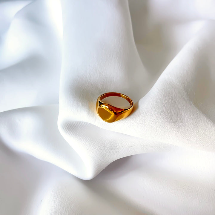 Round Signet Ring