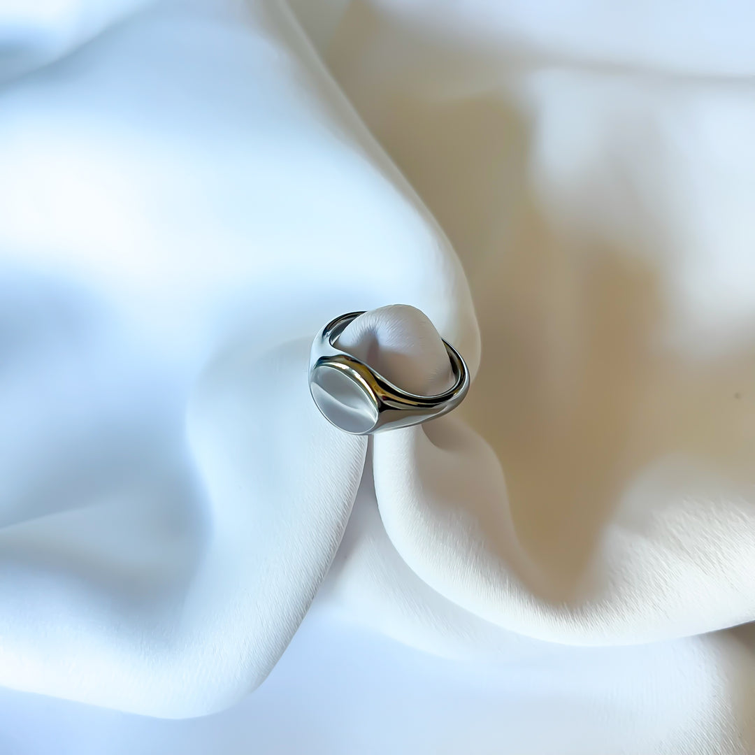 Round Signet Ring