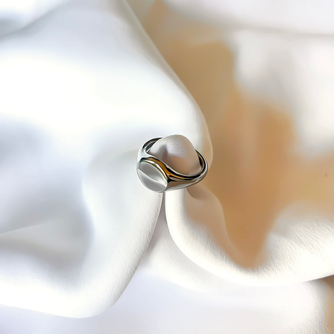 Round Signet Ring