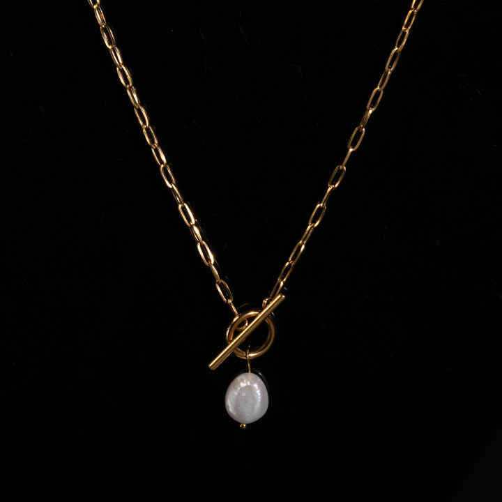 Pearl Toggle necklace